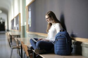 How to Choose Safe and Reliable Online Tools for Academic Work