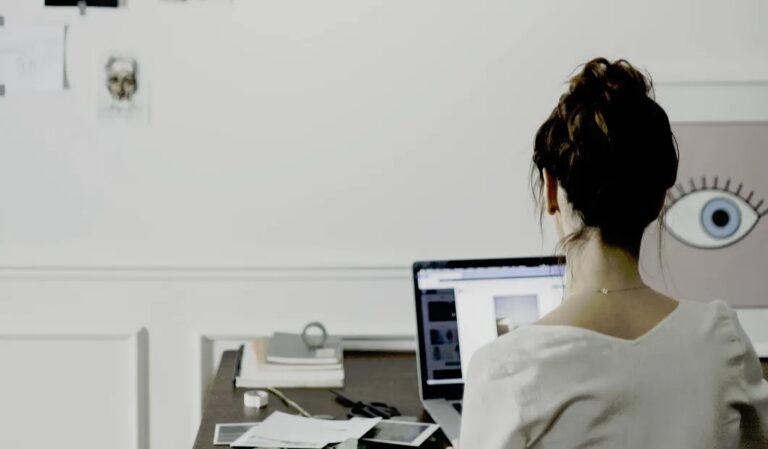 How AI Image Generators Can Enhance Your Visual Content Strategy
