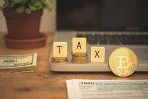 How should you pay taxes when buying or selling Bitcoin?