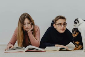Why Students Choose Online Learning Services